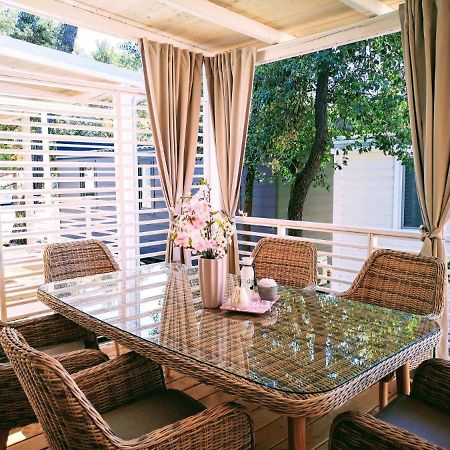 J & R Mobile Homes Biograd Na Moru Buitenkant foto
