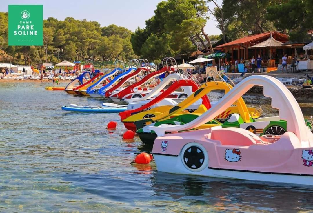 J & R Mobile Homes Biograd Na Moru Buitenkant foto